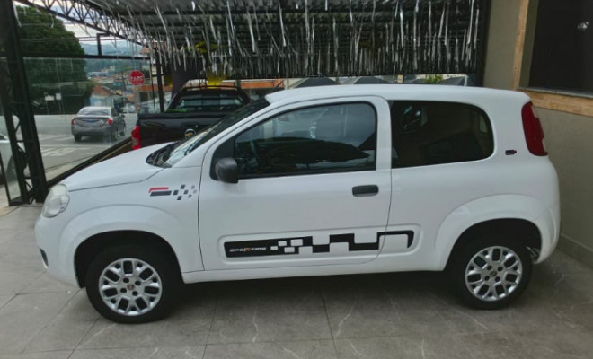Fiat UNO VIVACE Celeb. 1.0 EVO F. Flex 8V 3p 2015 Flex-4