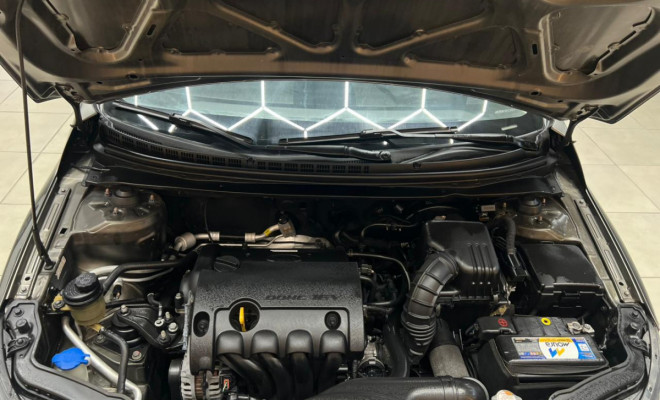 Kia Motors Cerato 1.6 16V Mec. 2012 Gasolina-10