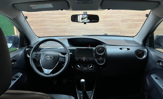 Toyota ETIOS PLATINUM Sed. 1.5 Flex 16V 4p Mec. 2016-3