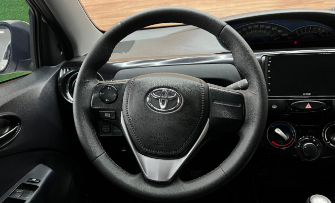 Toyota ETIOS PLATINUM Sed. 1.5 Flex 16V 4p Mec. 2016-6