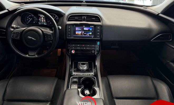 Jaguar XE 2.0 Turbocharged Pure 240cv Aut. 2016 Gasolina-5