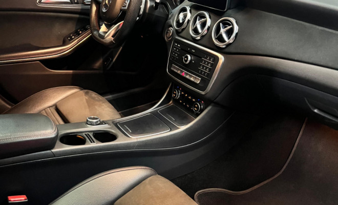 Mercedes-Benz GLA 250 Sport 2.0 TB 16V 4x2  211cv Aut. 2018 Gasolina-2