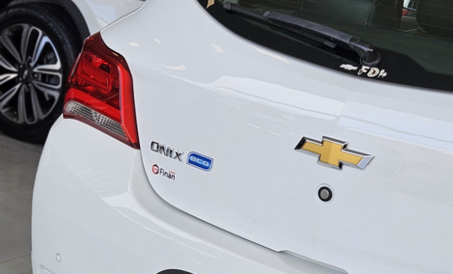 GM - Chevrolet ONIX HATCH LT 1.0 8V FlexPower 5p Mec. 2018 Flex-16