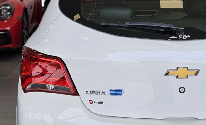 GM - Chevrolet ONIX HATCH LT 1.0 8V FlexPower 5p Mec. 2018 Flex-17
