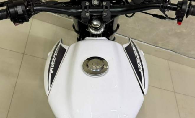 YAMAHA YBR 125 FACTOR E 2015 Gasolina-2