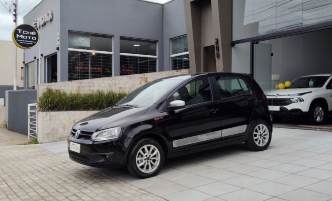 VW - VolksWagen Fox Rock in Rio 1.6 Mi Total Flex 8V 5p 2014 Flex-0