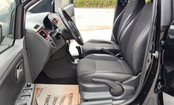 VW - VolksWagen Fox Rock in Rio 1.6 Mi Total Flex 8V 5p 2014 Flex-10