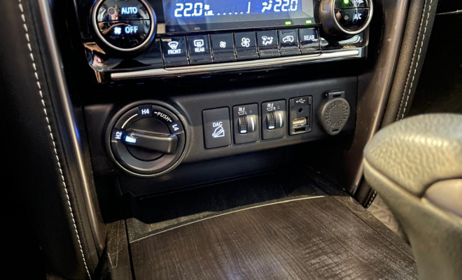 Toyota Hilux SW4 SRX 2.8 TDI 16V 4x4 Dies. Aut. 2023-9