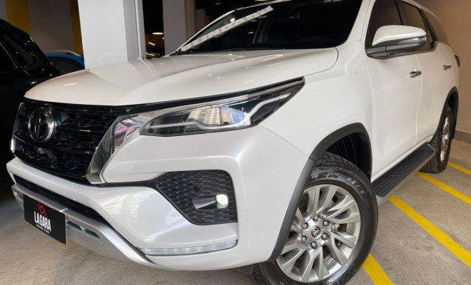Toyota Hilux SW4 SRX 2.8 TDI 16V 4x4 Dies. Aut. 2023