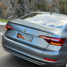 VW - VolksWagen JETTA Comfort. 250 TSI 1.4 Flex 16v Aut. 2020 Flex-8