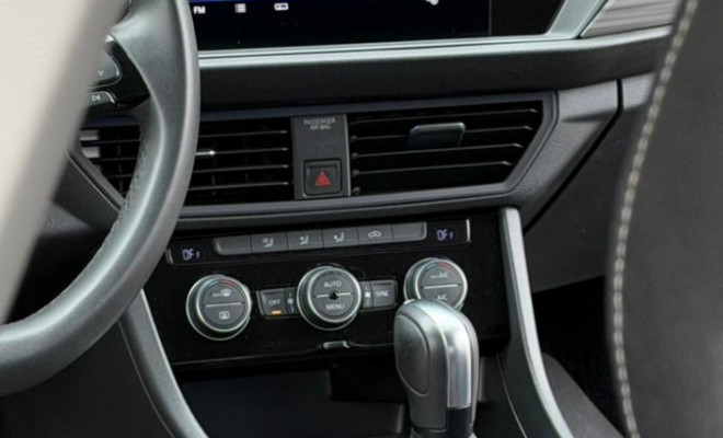 VW - VolksWagen JETTA Comfort. 250 TSI 1.4 Flex 16v Aut. 2020 Flex-13