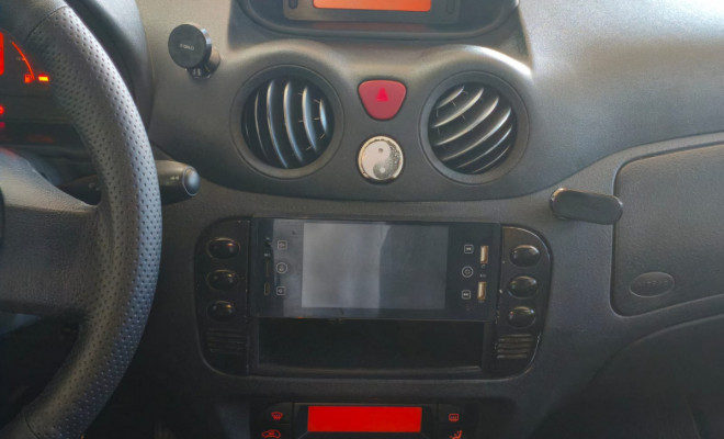 Citroën C3 GLX 1.4/ GLX Sonora 1.4 Flex 8V 5p 2012 Flex-11