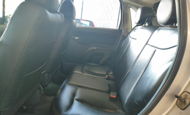 Citroën C3 GLX 1.4/ GLX Sonora 1.4 Flex 8V 5p 2012 Flex-6