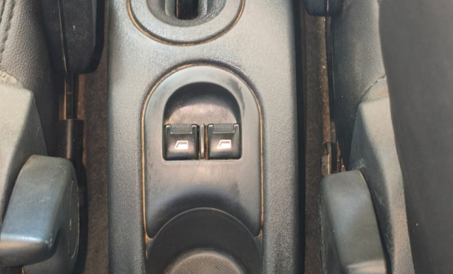 Citroën C3 GLX 1.4/ GLX Sonora 1.4 Flex 8V 5p 2012 Flex-13