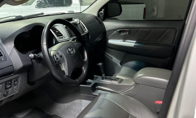 Toyota Hilux CD SRV D4-D 4x4 3.0  TDI Dies 2012 Diesel-0