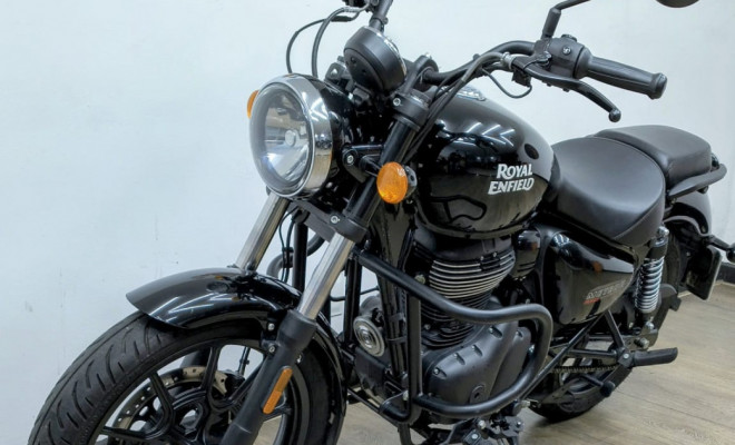Royal Enfield Meteor 350 Fireball  2025 Gasolina-2