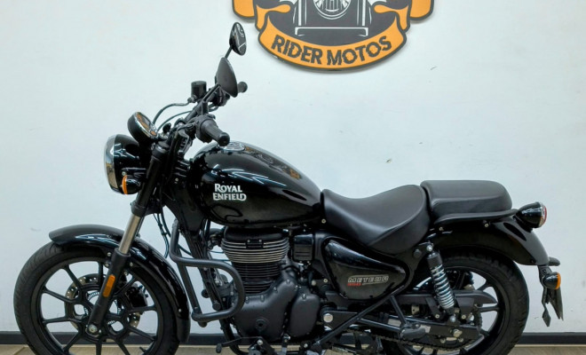 Royal Enfield Meteor 350 Fireball  2025 Gasolina-3