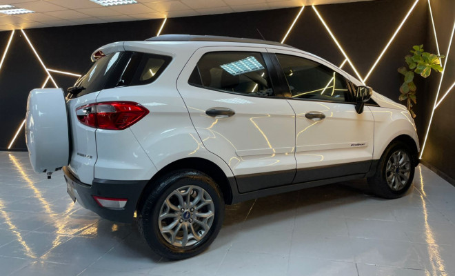 Ford EcoSport FREESTYLE 1.6  2017 Flex  Manual  óitmo custo Beneficio-3