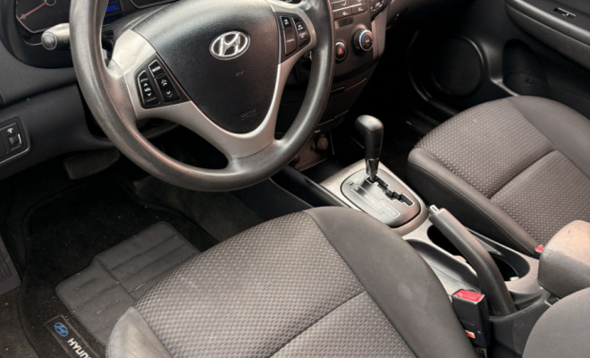 Hyundai i30 2.0 16V 145cv 5p Aut. 2012 Gasolina-8
