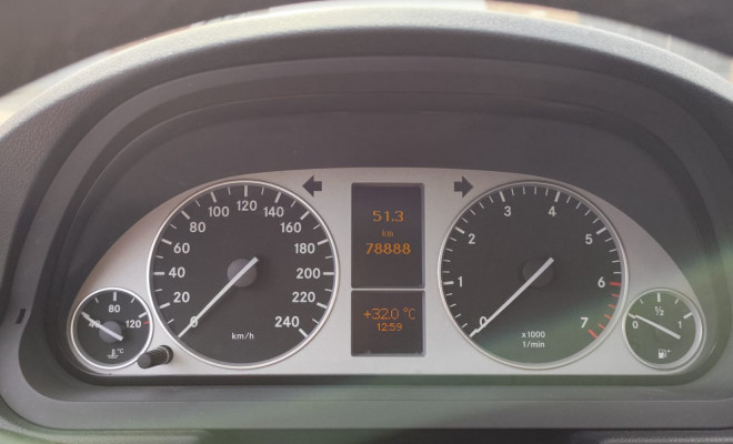 Mercedes-Benz Classe B 180 1.7 116cv Aut. 2011 Gasolina-7