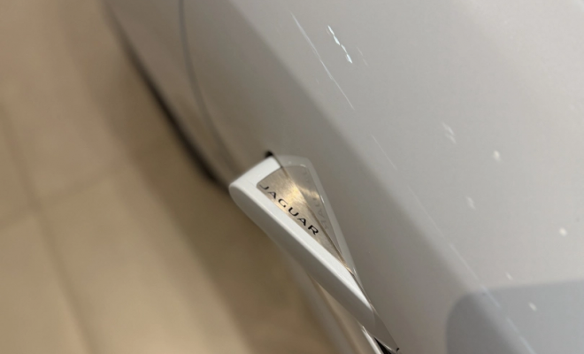 Jaguar F-Type 2.0 R-Dynamic Coupe 300cv Aut. 2019 Gasolina-3