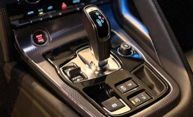 Jaguar F-Type 2.0 R-Dynamic Coupe 300cv Aut. 2019 Gasolina-4