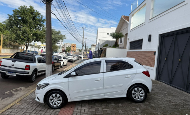 GM - Chevrolet ONIX HATCH LT 1.0 8V FlexPower 5p Mec. 2018 Flex-2