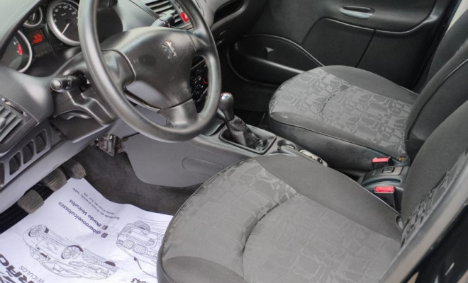 Peugeot 207 SW XR 1.4 Flex 8V 5p 2009 Flex-4