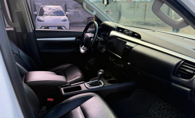 Toyota Hilux CD SR 4x4 2.8 TDI Diesel Aut. 2024 Diesel-4