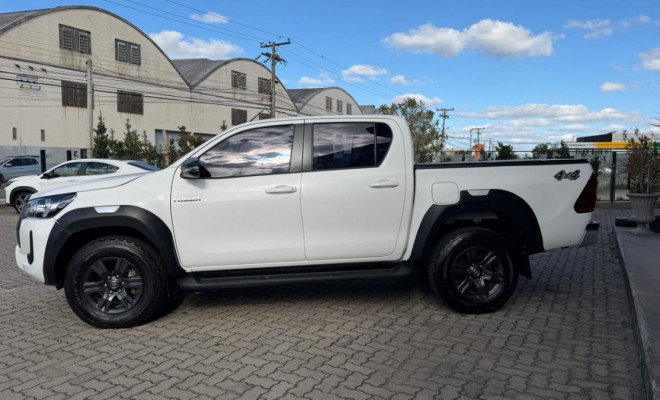 Toyota Hilux CD SR 4x4 2.8 TDI Diesel Aut. 2024 Diesel-3