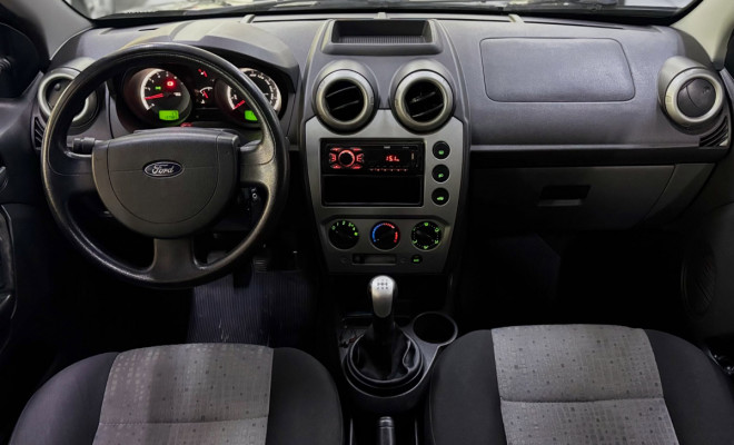 Ford Fiesta Sedan Class 1.6 8V 2012-5