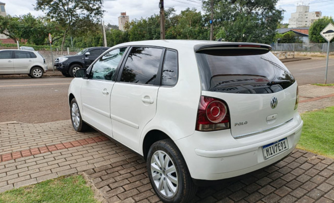 VW - VolksWagen Polo 1.6 Mi/S.Ouro 1.6 Mi Tot.Flex 8V 5p 2011 Flex-4
