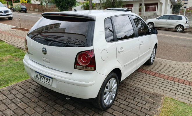 VW - VolksWagen Polo 1.6 Mi/S.Ouro 1.6 Mi Tot.Flex 8V 5p 2011 Flex-3