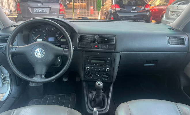 VW - VolksWagen Golf 1.6Mi/ 1.6Mi Gener./Black & Silver 2005 Gasolina-12