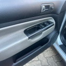 VW - VolksWagen Golf 1.6Mi/ 1.6Mi Gener./Black & Silver 2005 Gasolina-10