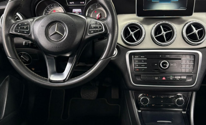 Mercedes-Benz GLA 200 Advance 1.6/1.6 TB 16V Flex Aut. 2016 Flex-4