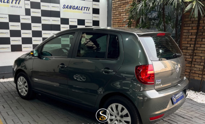 VW - VolksWagen Fox 1.0 Mi Total Flex 8V 5p 2013 Flex-4