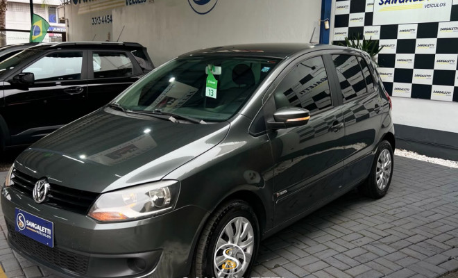 VW - VolksWagen Fox 1.0 Mi Total Flex 8V 5p 2013 Flex