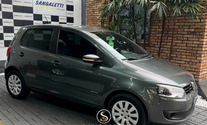 VW - VolksWagen Fox 1.0 Mi Total Flex 8V 5p 2013 Flex-1