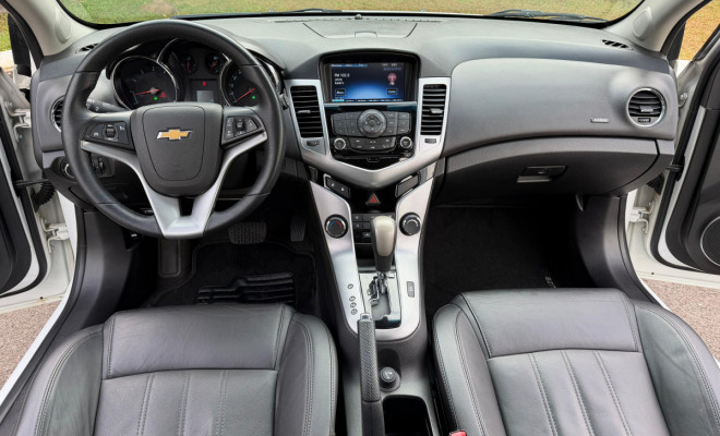 GM - Chevrolet CRUZE HB Sport LTZ 1.8 16V FlexP. 5p Aut 2014 Flex-13