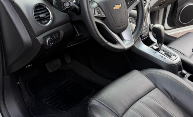 GM - Chevrolet CRUZE HB Sport LTZ 1.8 16V FlexP. 5p Aut 2014 Flex-28