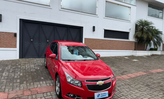 GM - Chevrolet CRUZE HB Sport LT 1.8 16V FlexP. 5p Aut 2014 Flex-1