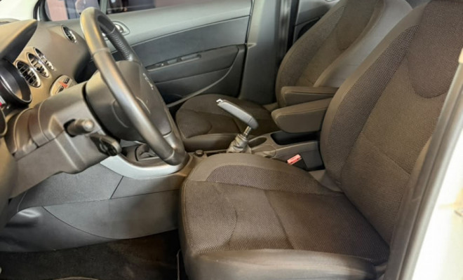 Peugeot 408 Sedan Allure 2.0 Flex 16V 4p Mec. 2014 Flex-11