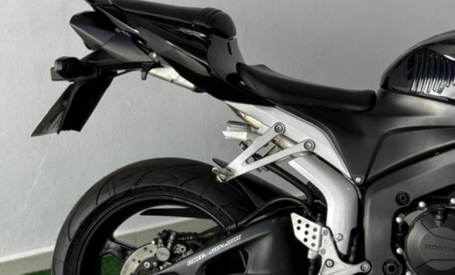 HONDA CBR 600 RR 2008 Gasolina-6