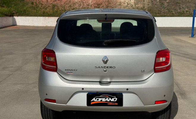 Sandero Expression 1.6 2016 | Conforto, espaço e um motor pronto para qualquer rotina-1