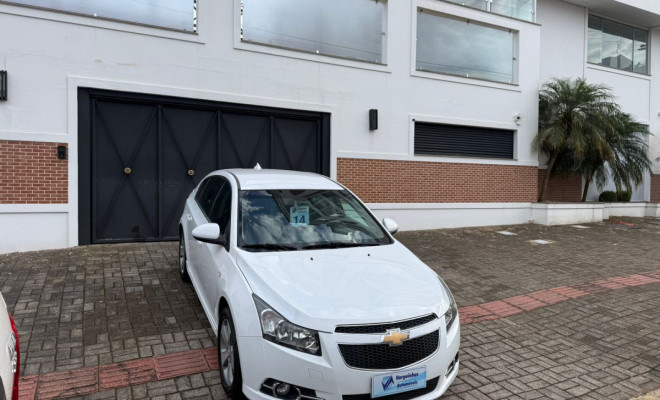 GM - Chevrolet CRUZE HB Sport LT 1.8 16V FlexP. 5p Aut 2014 Flex-0