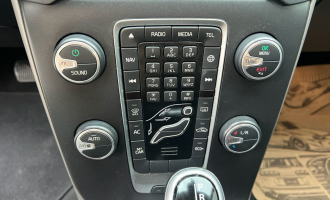 Volvo V40 T-4 KINETIC 2.0 Aut. 2018 Gasolina-16