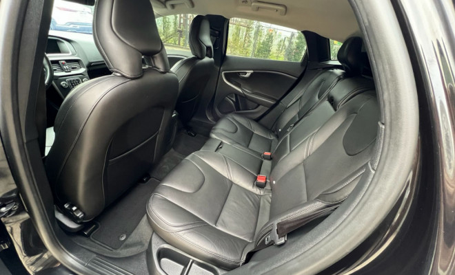 Volvo V40 T-4 KINETIC 2.0 Aut. 2018 Gasolina-8
