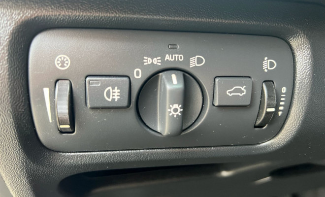 Volvo V40 T-4 KINETIC 2.0 Aut. 2018 Gasolina-14