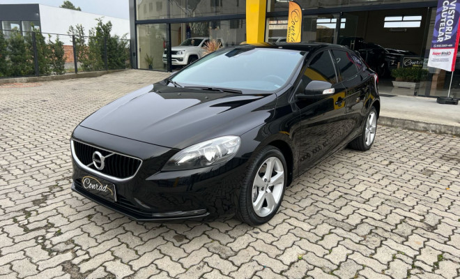 Volvo V40 T-4 KINETIC 2.0 Aut. 2018 Gasolina